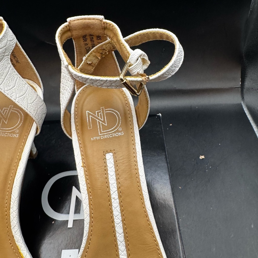 New Direction “Francine” White Open Toe Sling Back Heels Women’s Size 7  3” Heel - Picture 7 of 13